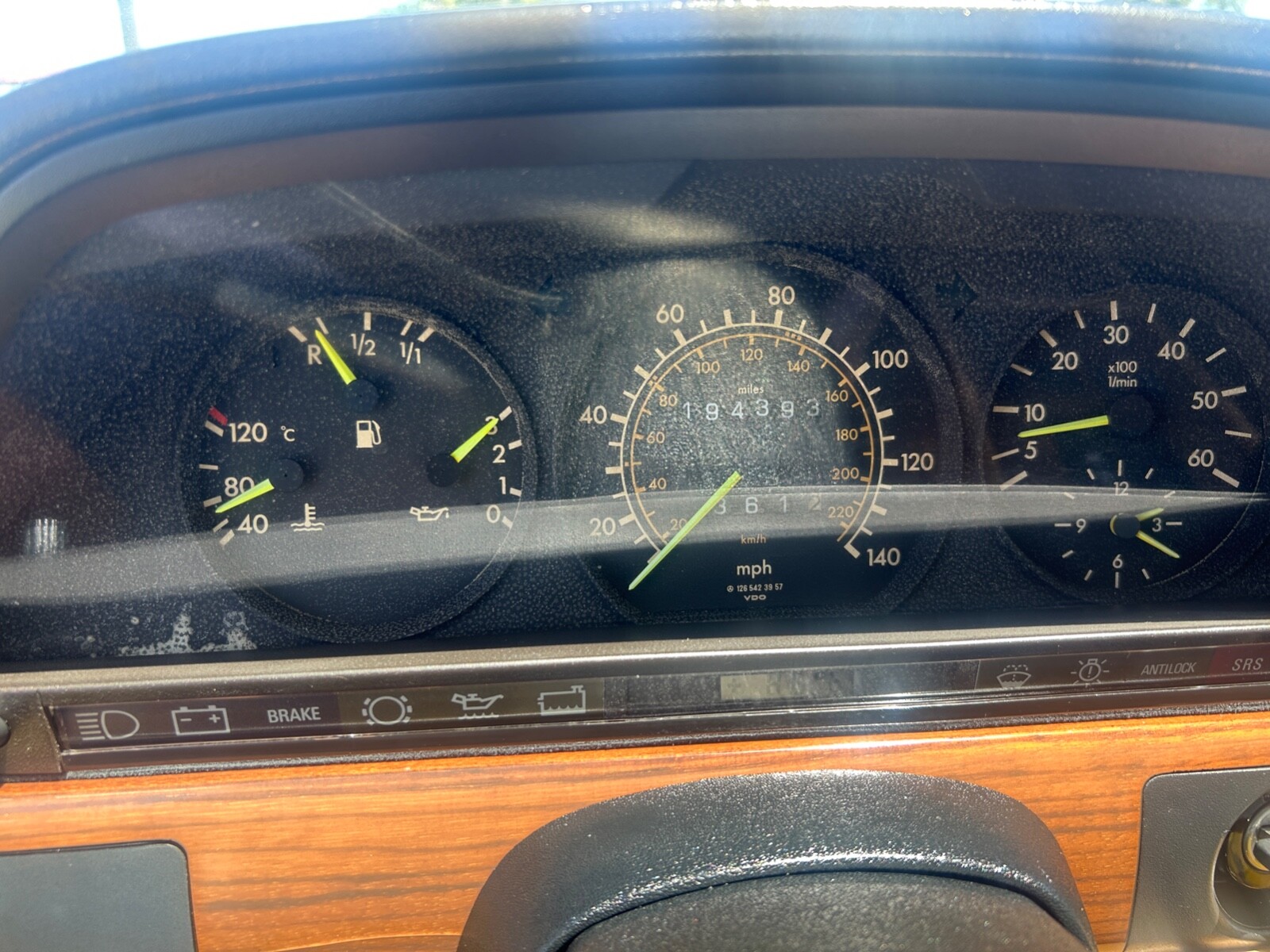Mercedes-Benz-300-Series-1986-Sedan-19