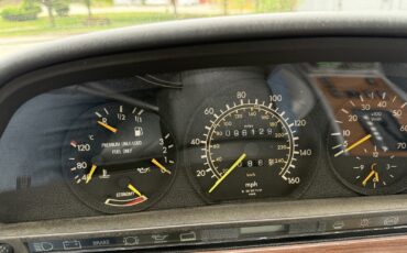 Mercedes-Benz-300-Series-1988-Sedan-4