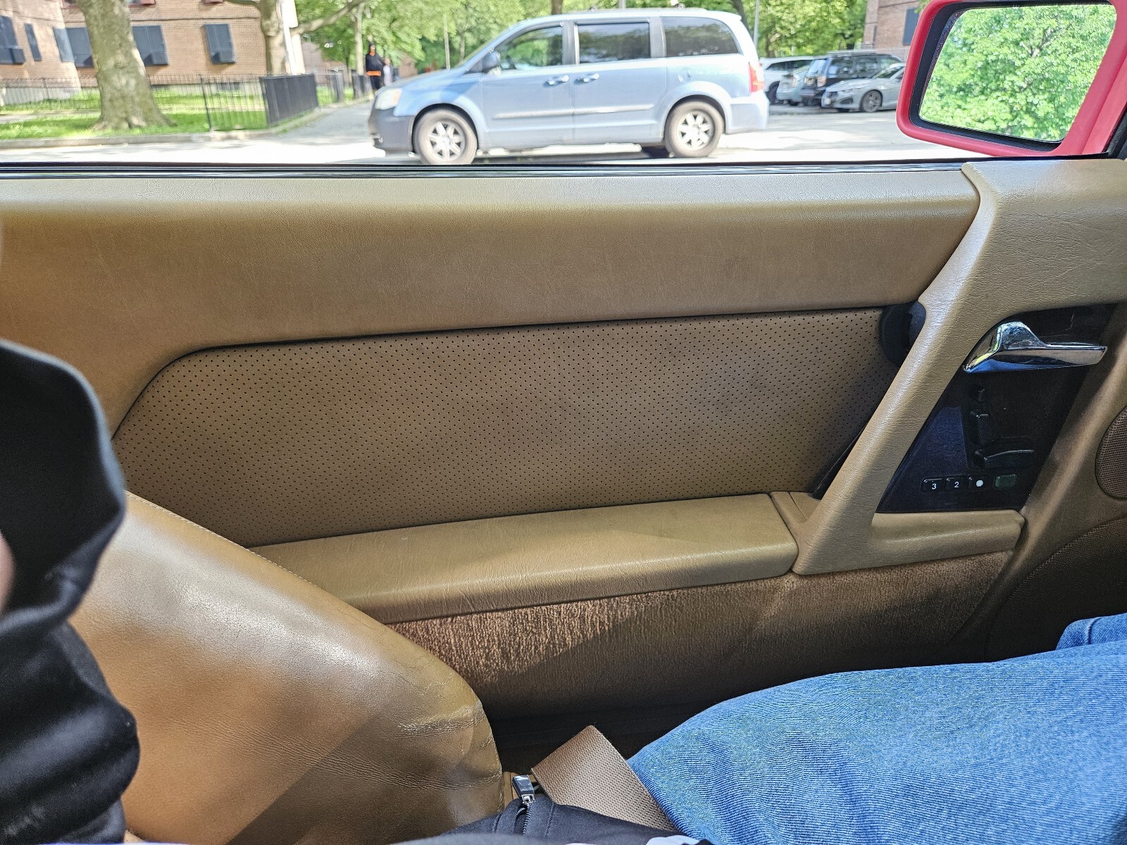 Mercedes-Benz-300-Series-1991-Convertible-6