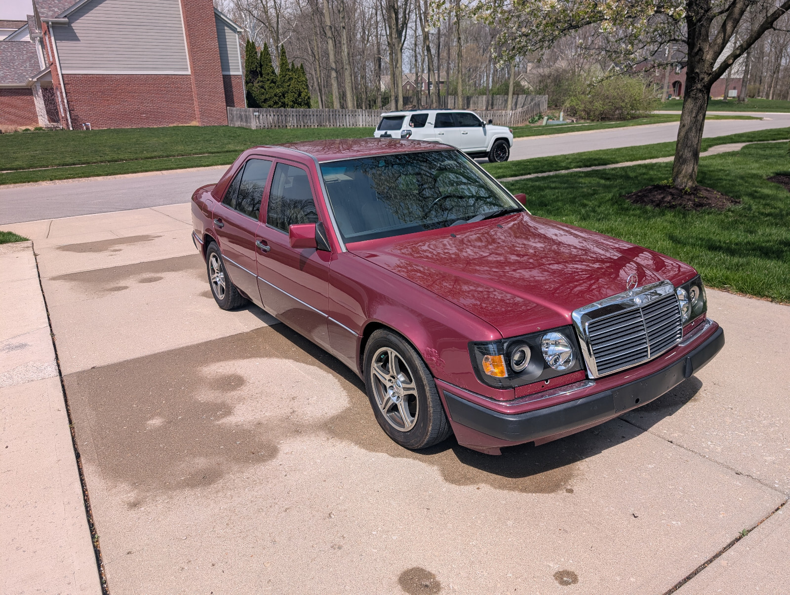 Mercedes-Benz 300-Series 1993 Sedan