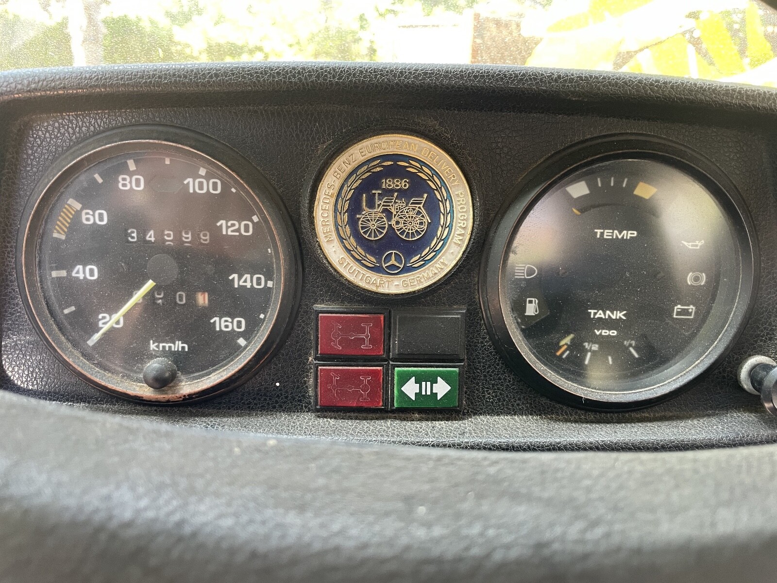 Mercedes-Benz-300GD-1980-SUV-22