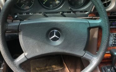 Mercedes-Benz-380-SL-1981-Convertible-11