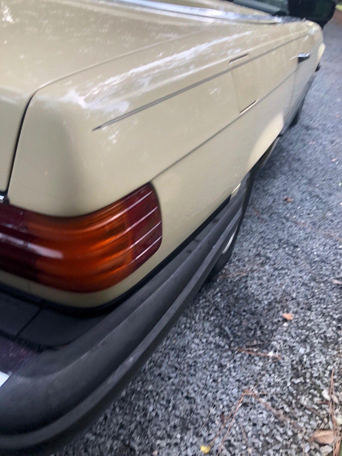 Mercedes-Benz-380-SL-1981-Convertible-19