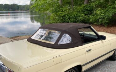 Mercedes-Benz-380-SL-1981-Convertible-2