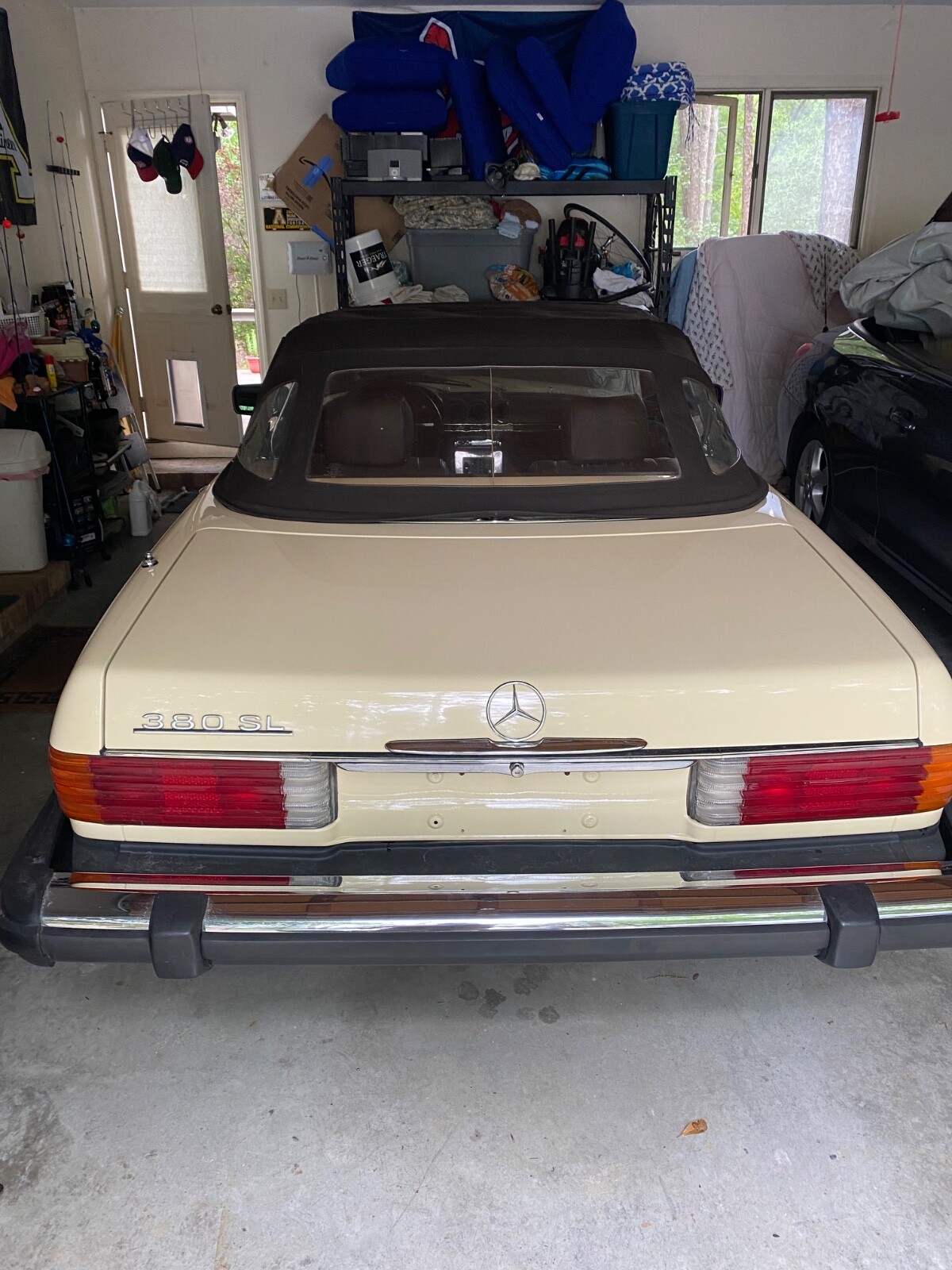 Mercedes-Benz-380-SL-1981-Convertible-21