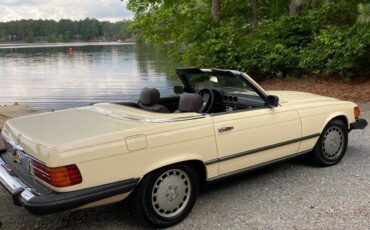 Mercedes-Benz-380-SL-1981-Convertible-24