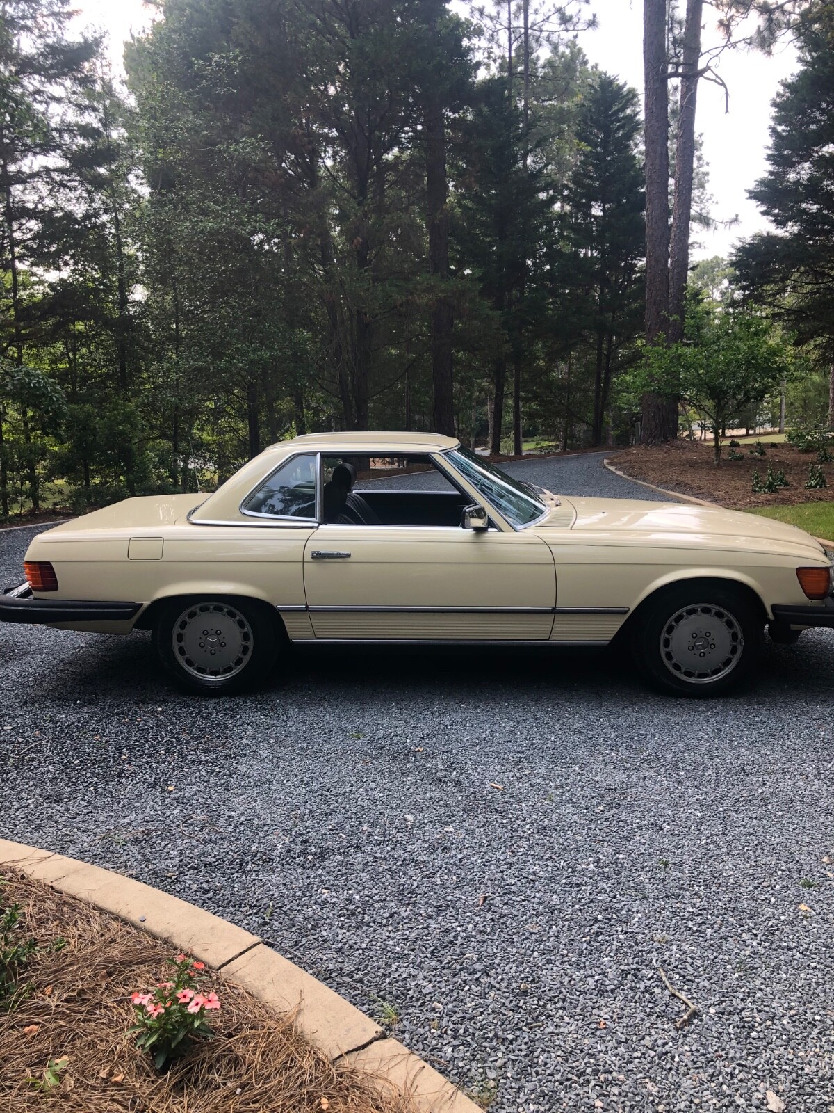 Mercedes-Benz-380-SL-1981-Convertible-5
