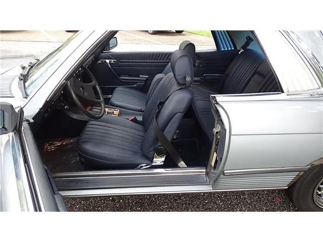 Mercedes-Benz-380SLC-1981-FIXED-HEAD-COUPE-15