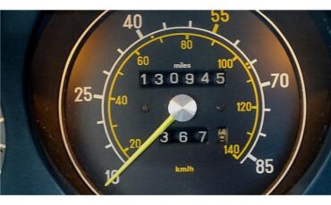 Mercedes-Benz-380SLC-1981-FIXED-HEAD-COUPE-19