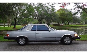 Mercedes-Benz-380SLC-1981-FIXED-HEAD-COUPE-2