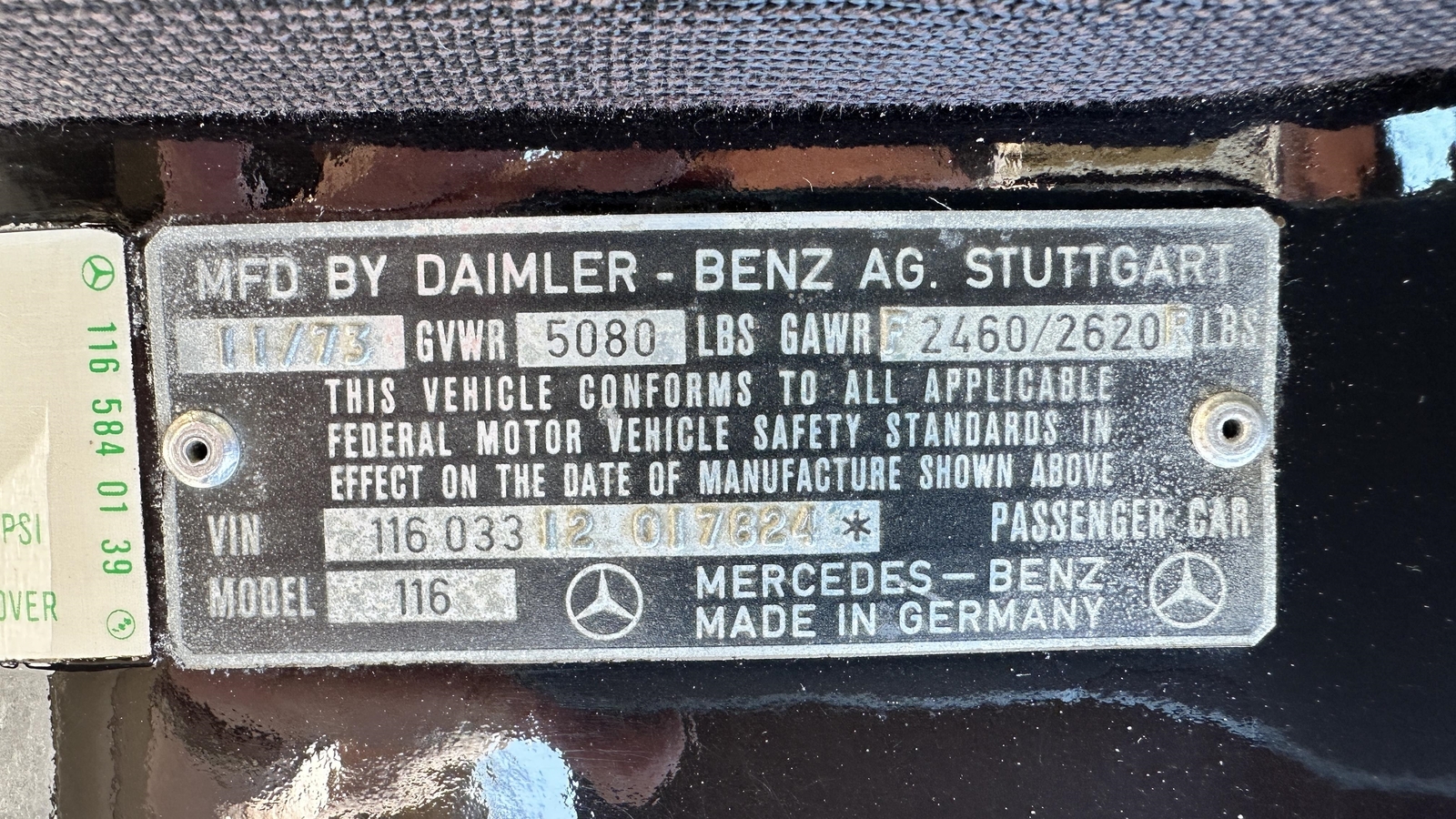 Mercedes-Benz-400-Series-1974-SEDAN-37