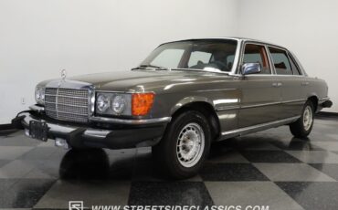 Mercedes-Benz-400-Series-1979-Sedan-20
