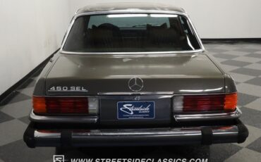 Mercedes-Benz-400-Series-1979-Sedan-8
