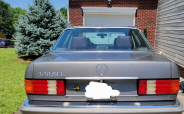 Mercedes-Benz-400-Series-1987-Sedan-7