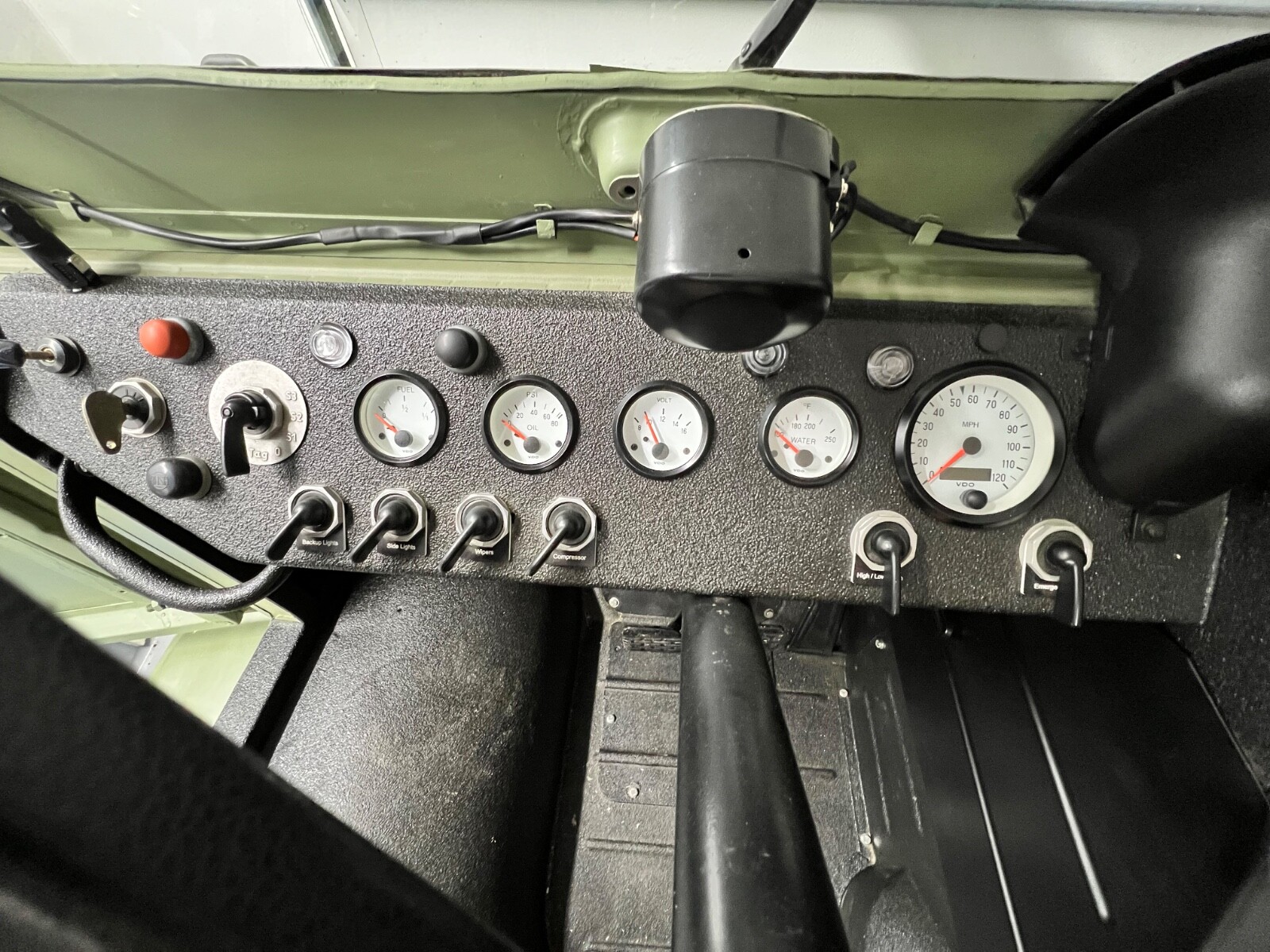 Mercedes-Benz-404-1962-Convertible-37