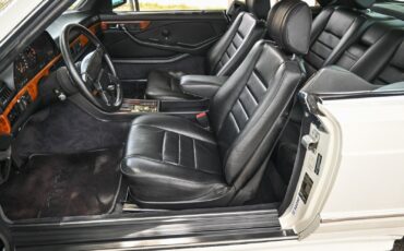 Mercedes-Benz-500-Series-1985-Coupe-25