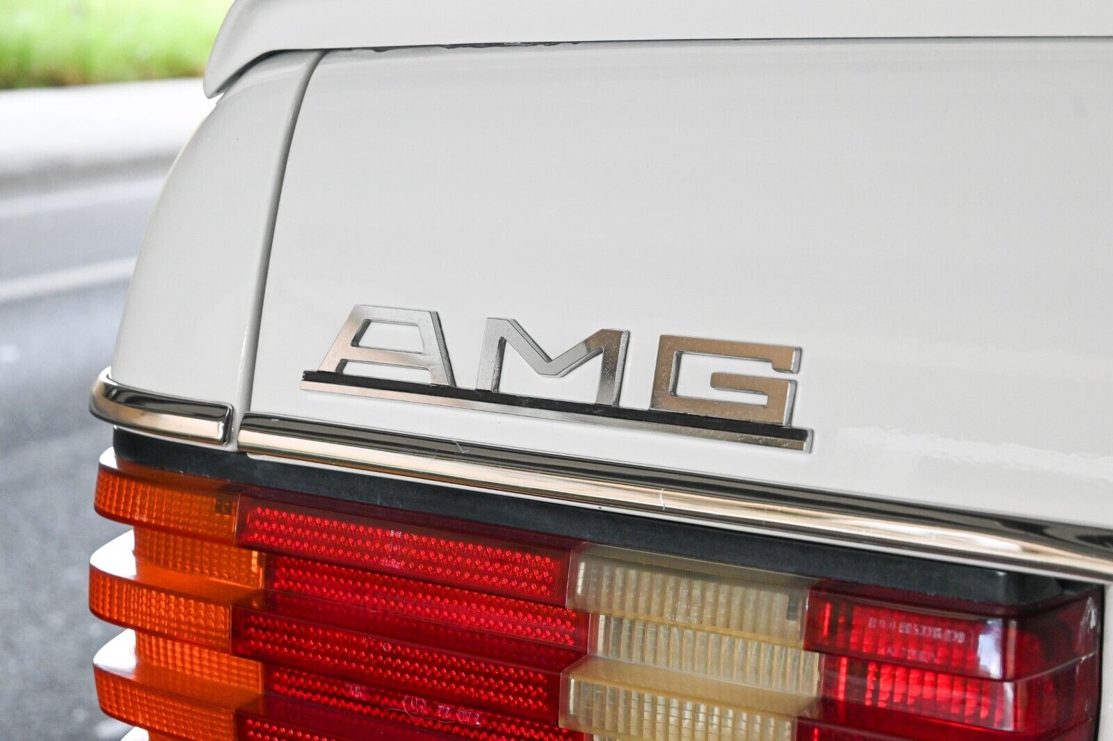 Mercedes-Benz-500-Series-1985-Coupe-33
