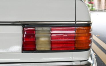 Mercedes-Benz-500-Series-1985-Coupe-34