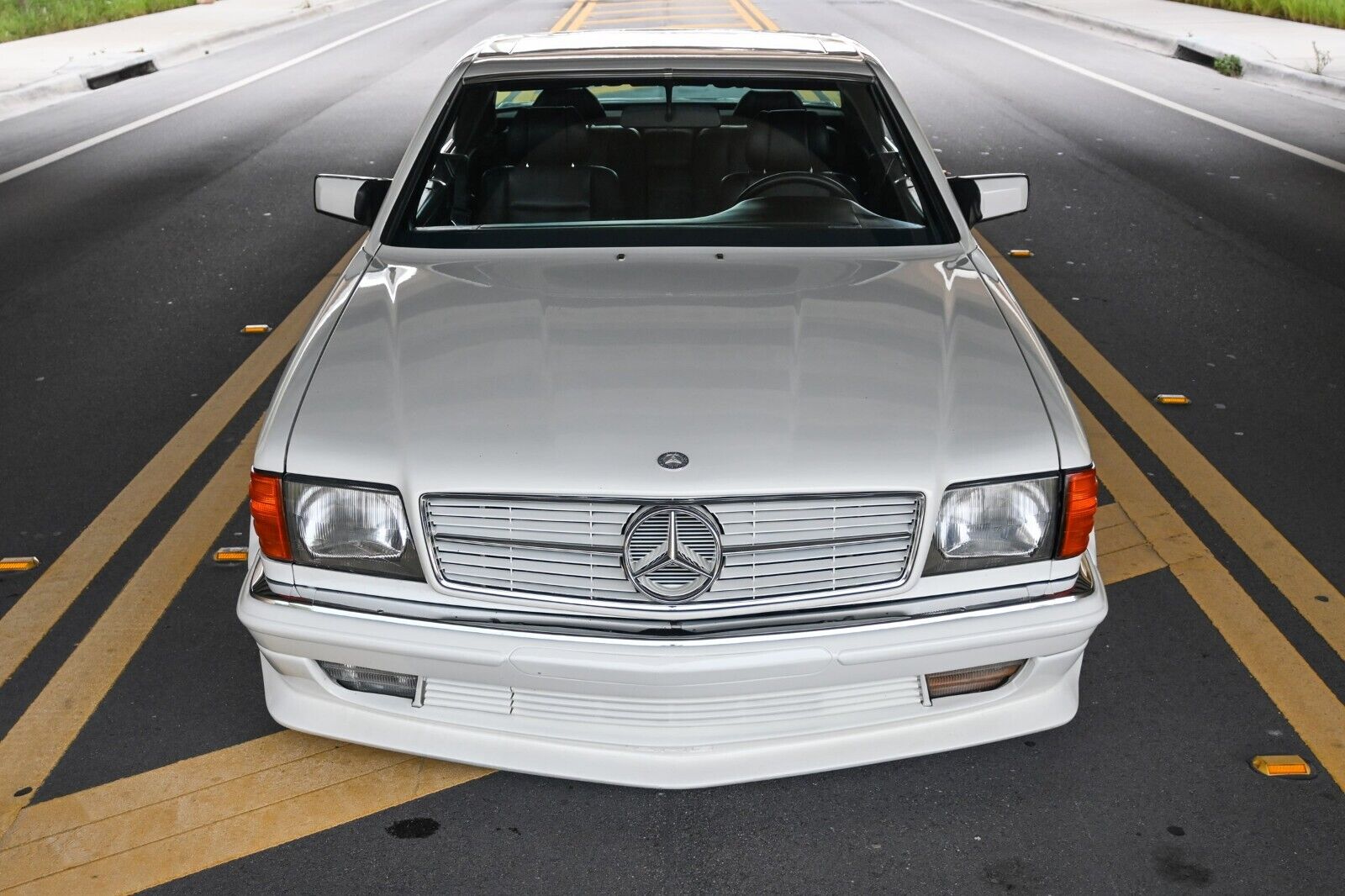 Mercedes-Benz-500-Series-1985-Coupe-4