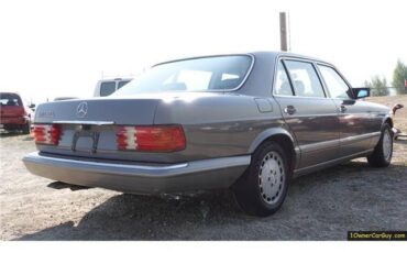 Mercedes-Benz-500-Series-1986-Sedan-12