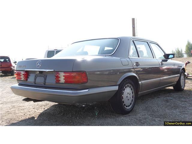 Mercedes-Benz-500-Series-1986-Sedan-12