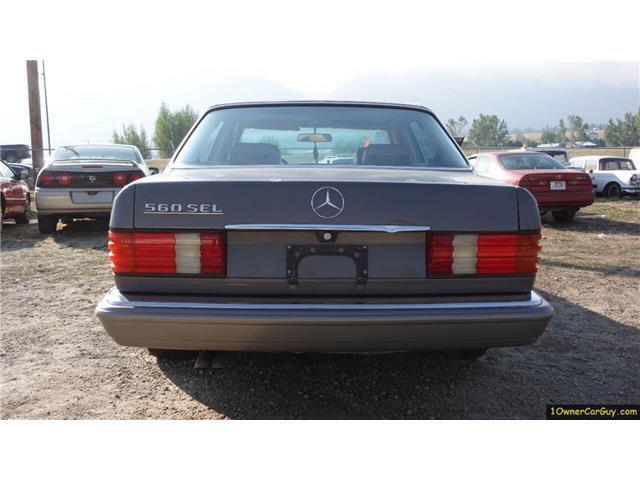 Mercedes-Benz-500-Series-1986-Sedan-14