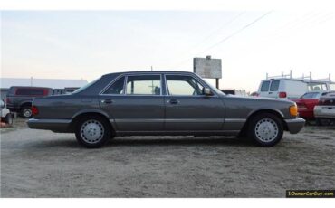 Mercedes-Benz-500-Series-1986-Sedan-24
