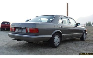 Mercedes-Benz-500-Series-1986-Sedan-25