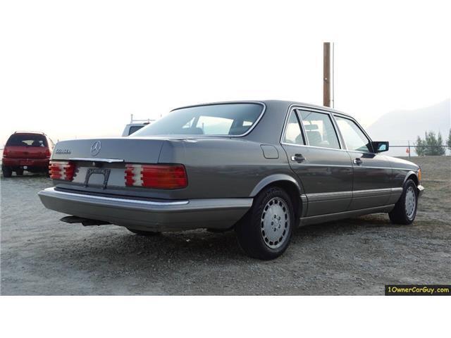 Mercedes-Benz-500-Series-1986-Sedan-25