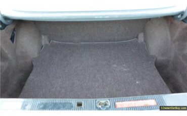 Mercedes-Benz-500-Series-1986-Sedan-33