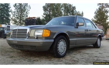 Mercedes-Benz-500-Series-1986-Sedan-5