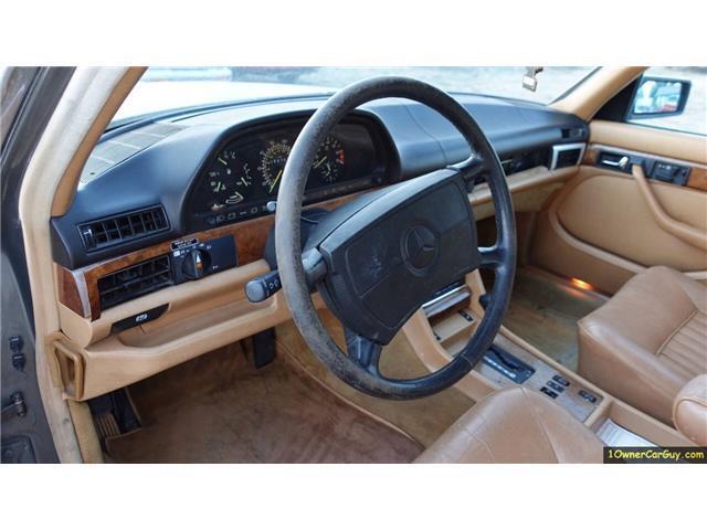 Mercedes-Benz-500-Series-1986-Sedan-6