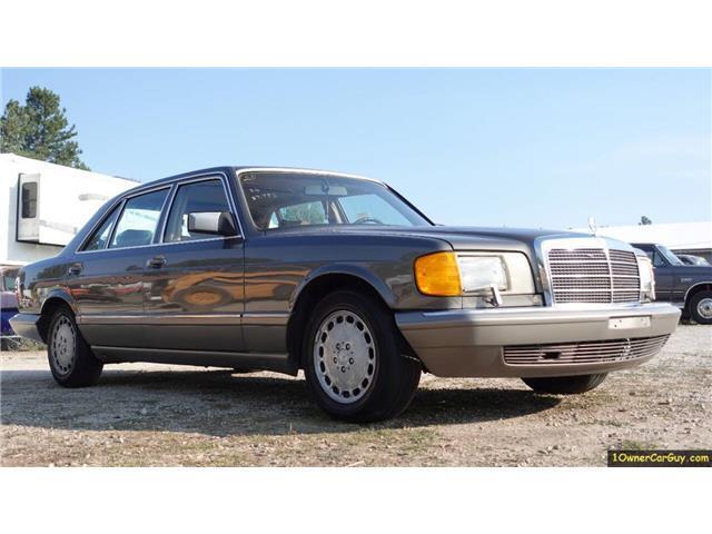 Mercedes-Benz-500-Series-1986-Sedan-9