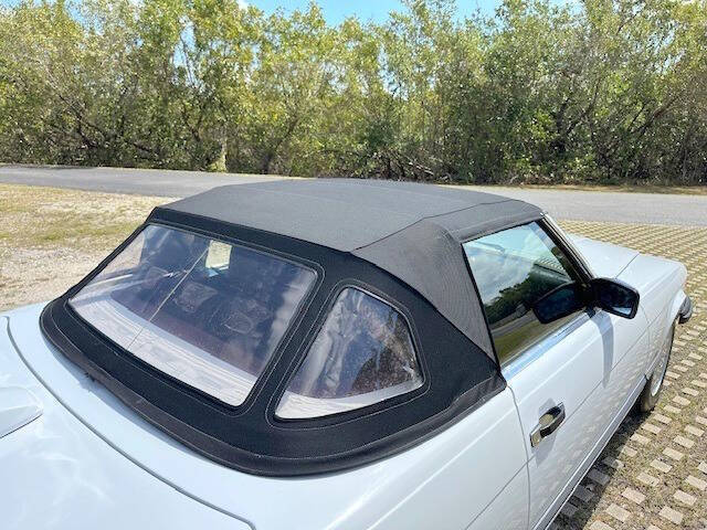 Mercedes-Benz-500-Series-1987-Convertible-11