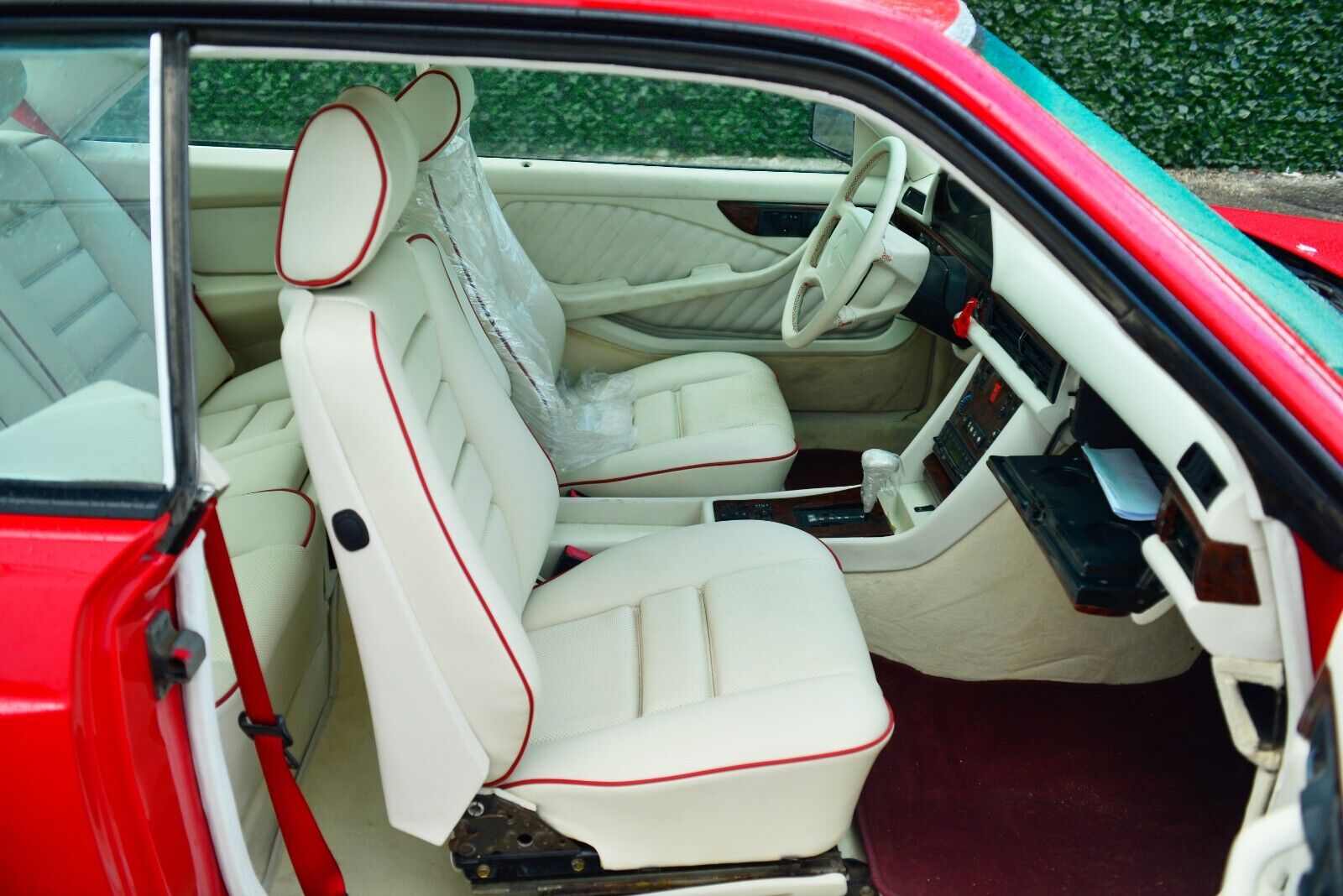 Mercedes-Benz-500-Series-1987-Coupe-16