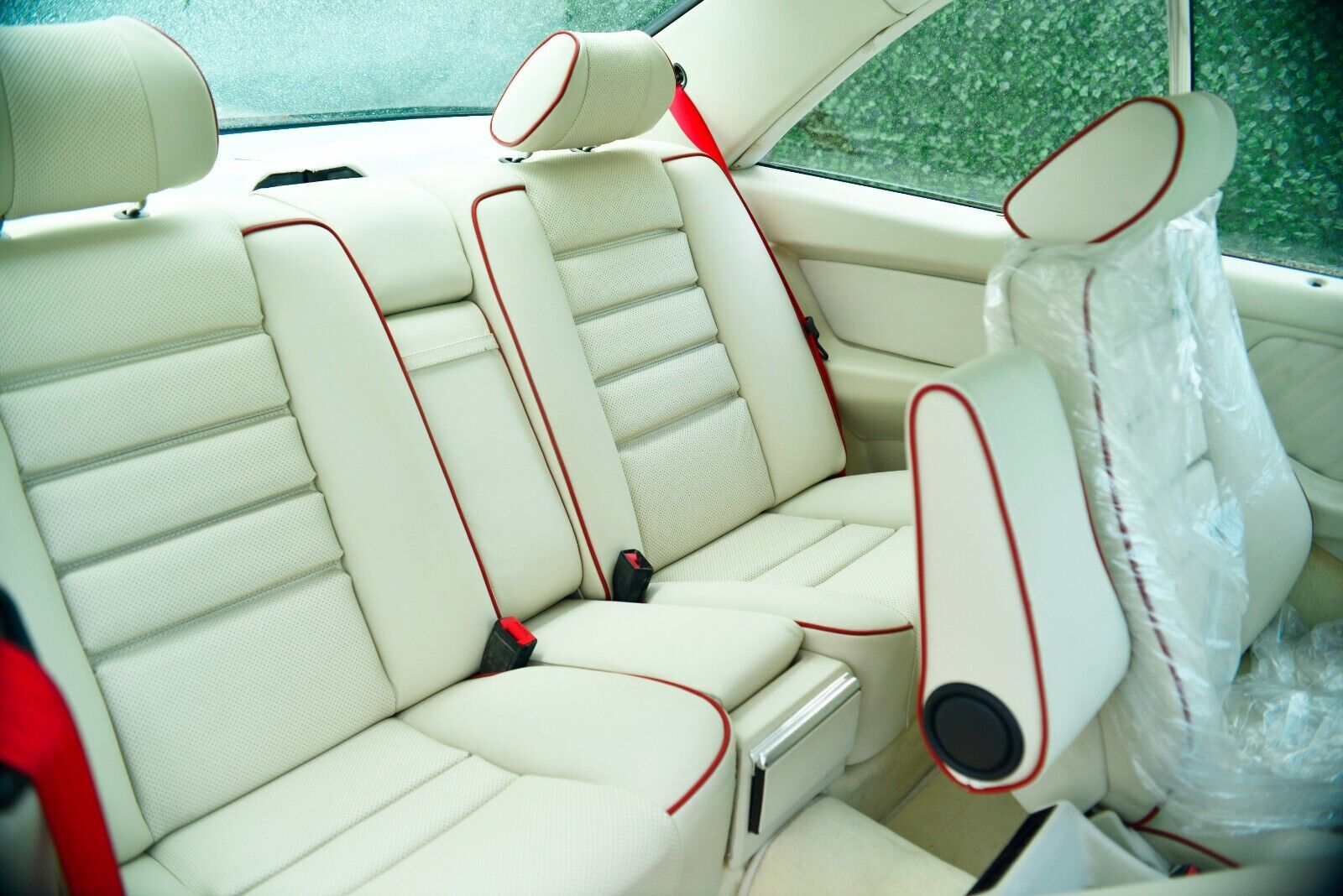 Mercedes-Benz-500-Series-1987-Coupe-20