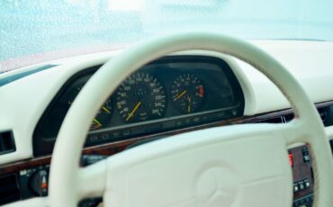 Mercedes-Benz-500-Series-1987-Coupe-24