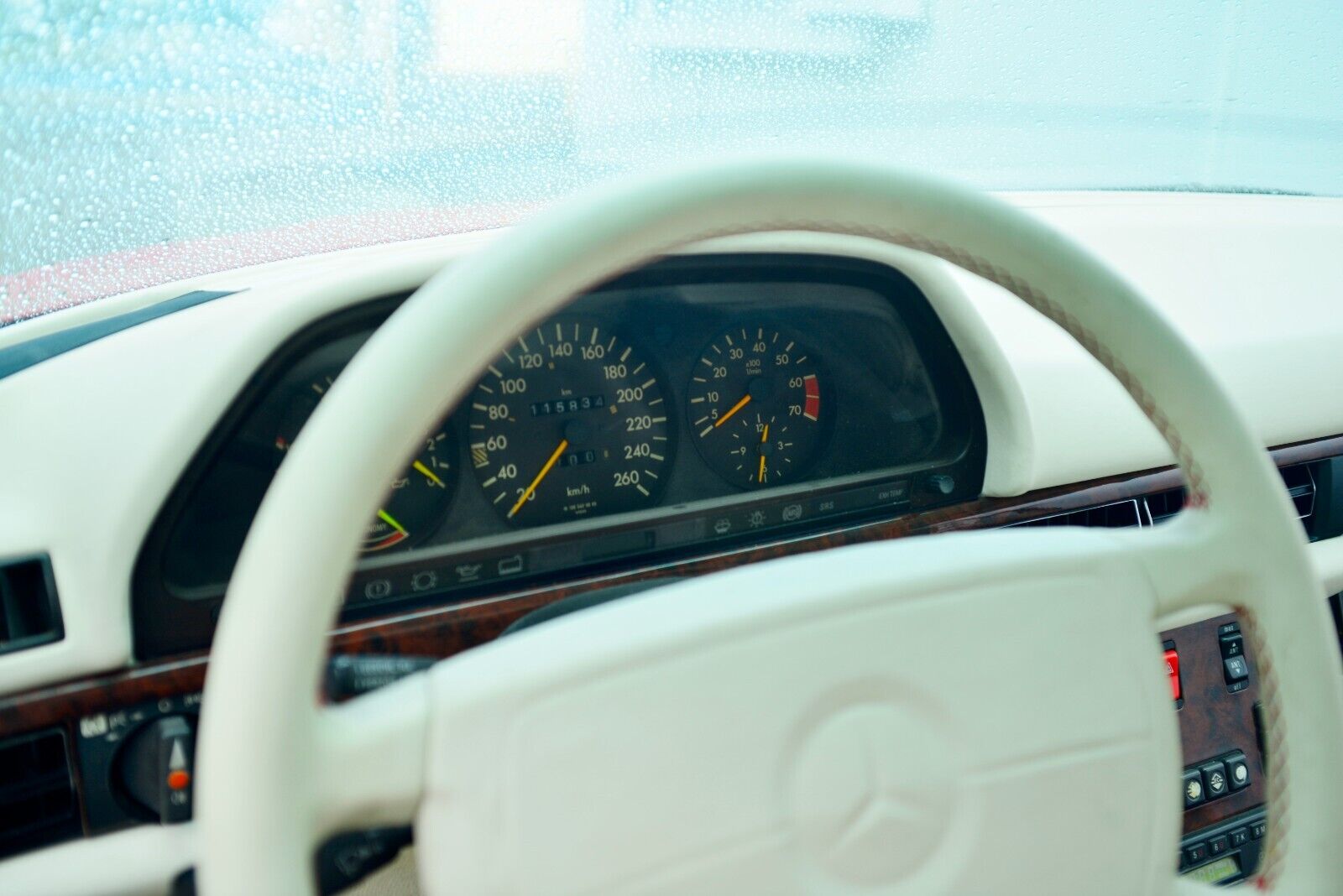 Mercedes-Benz-500-Series-1987-Coupe-24