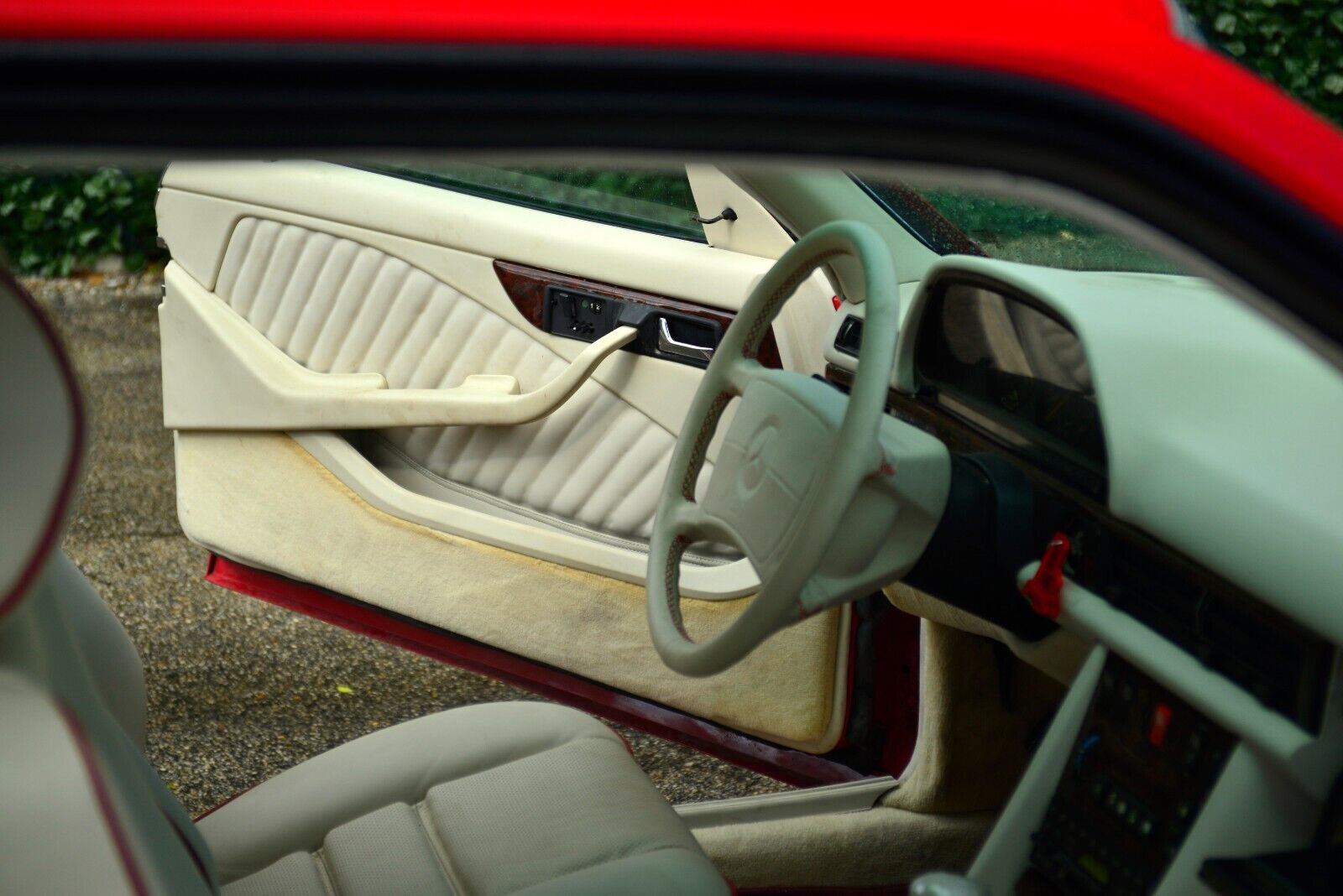 Mercedes-Benz-500-Series-1987-Coupe-27