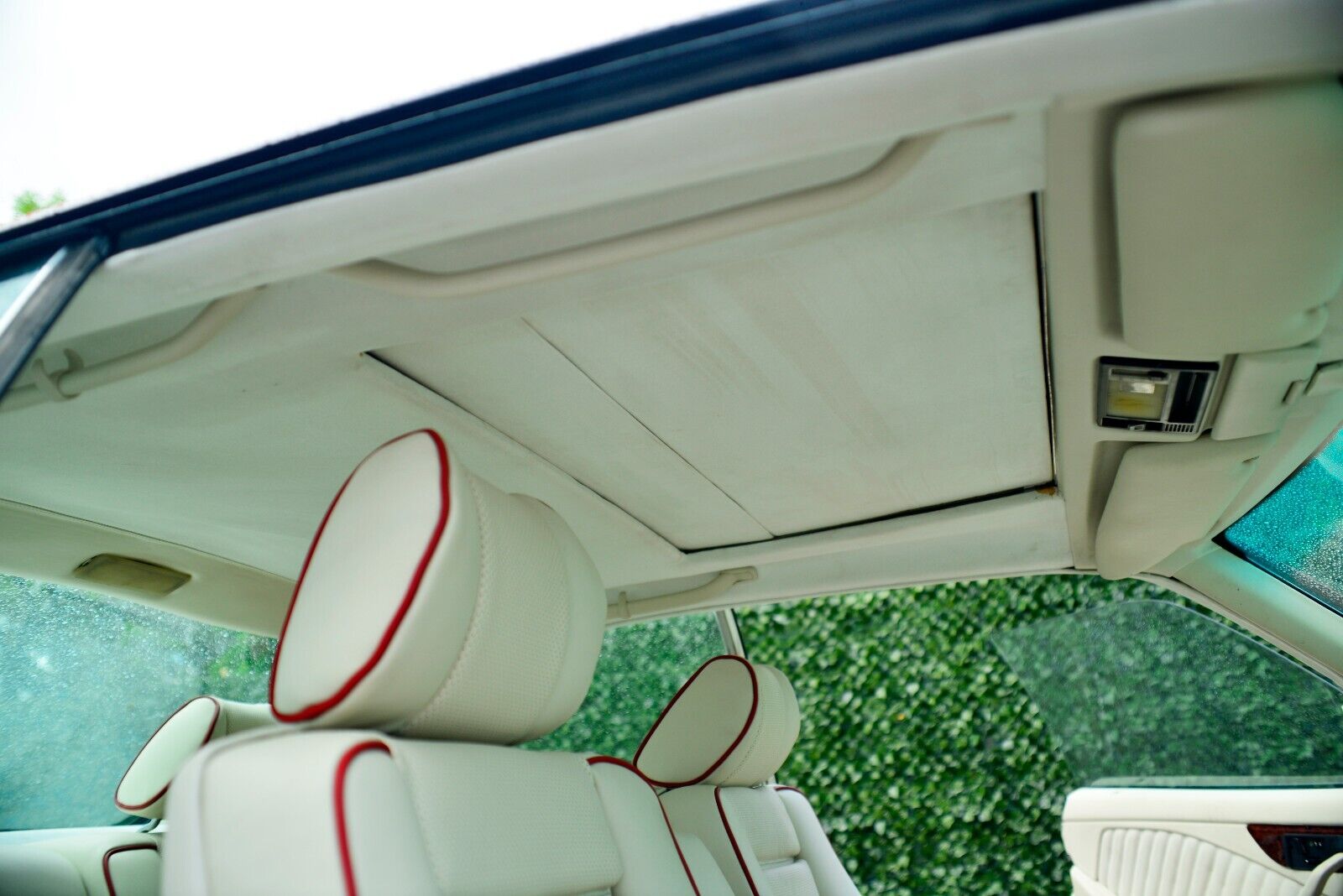 Mercedes-Benz-500-Series-1987-Coupe-33