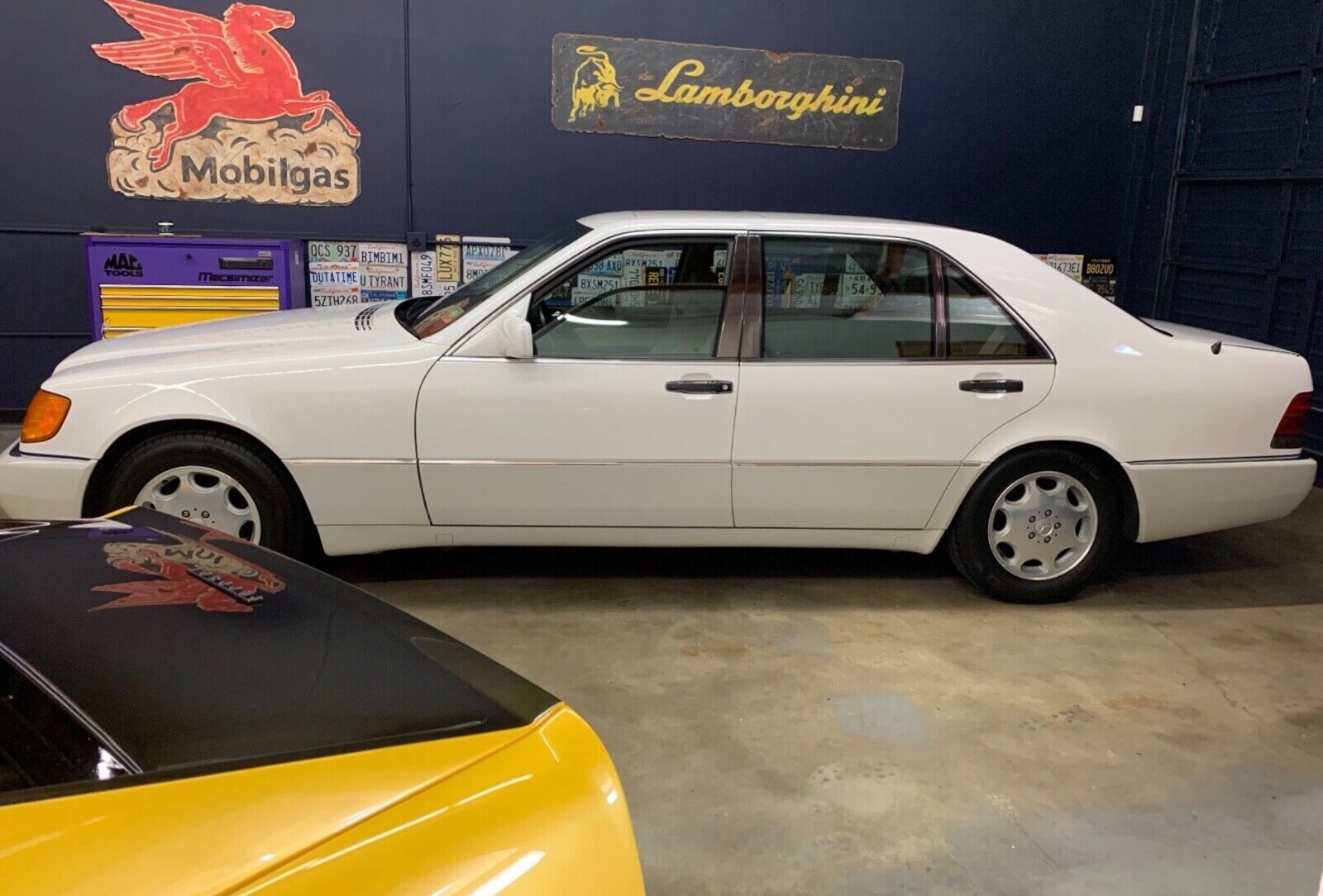 Mercedes-Benz-500-Series-1994-Sedan-1