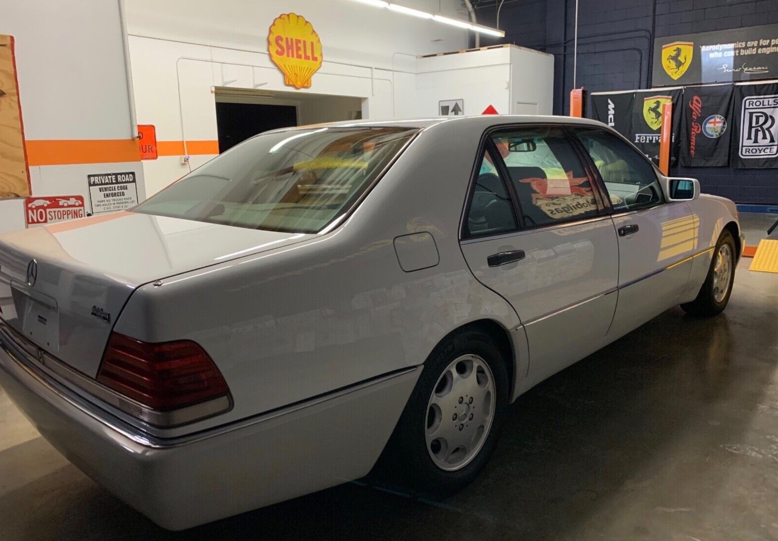 Mercedes-Benz-500-Series-1994-Sedan-2