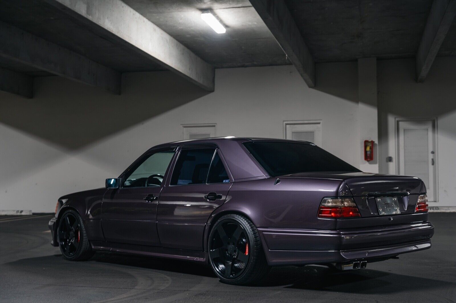 Mercedes-Benz-500E-1992-4D-11