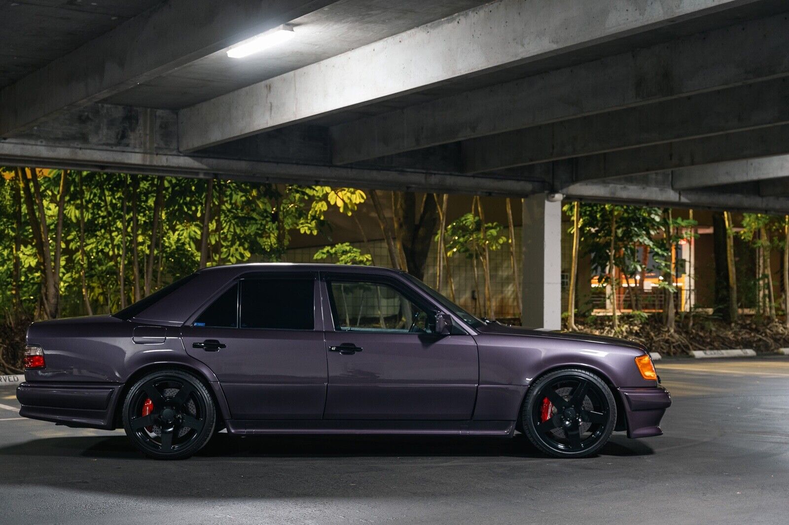Mercedes-Benz-500E-1992-4D-13