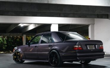 Mercedes-Benz-500E-1992-4D-15