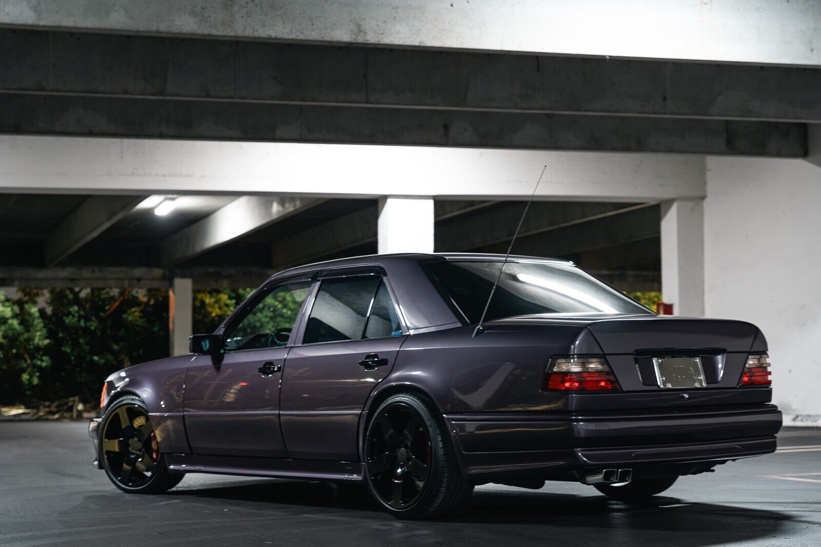 Mercedes-Benz-500E-1992-4D-15