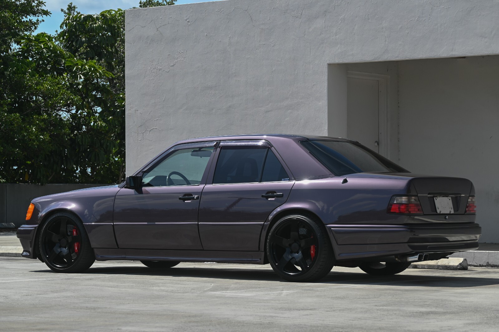 Mercedes-Benz-500E-1992-4D-7
