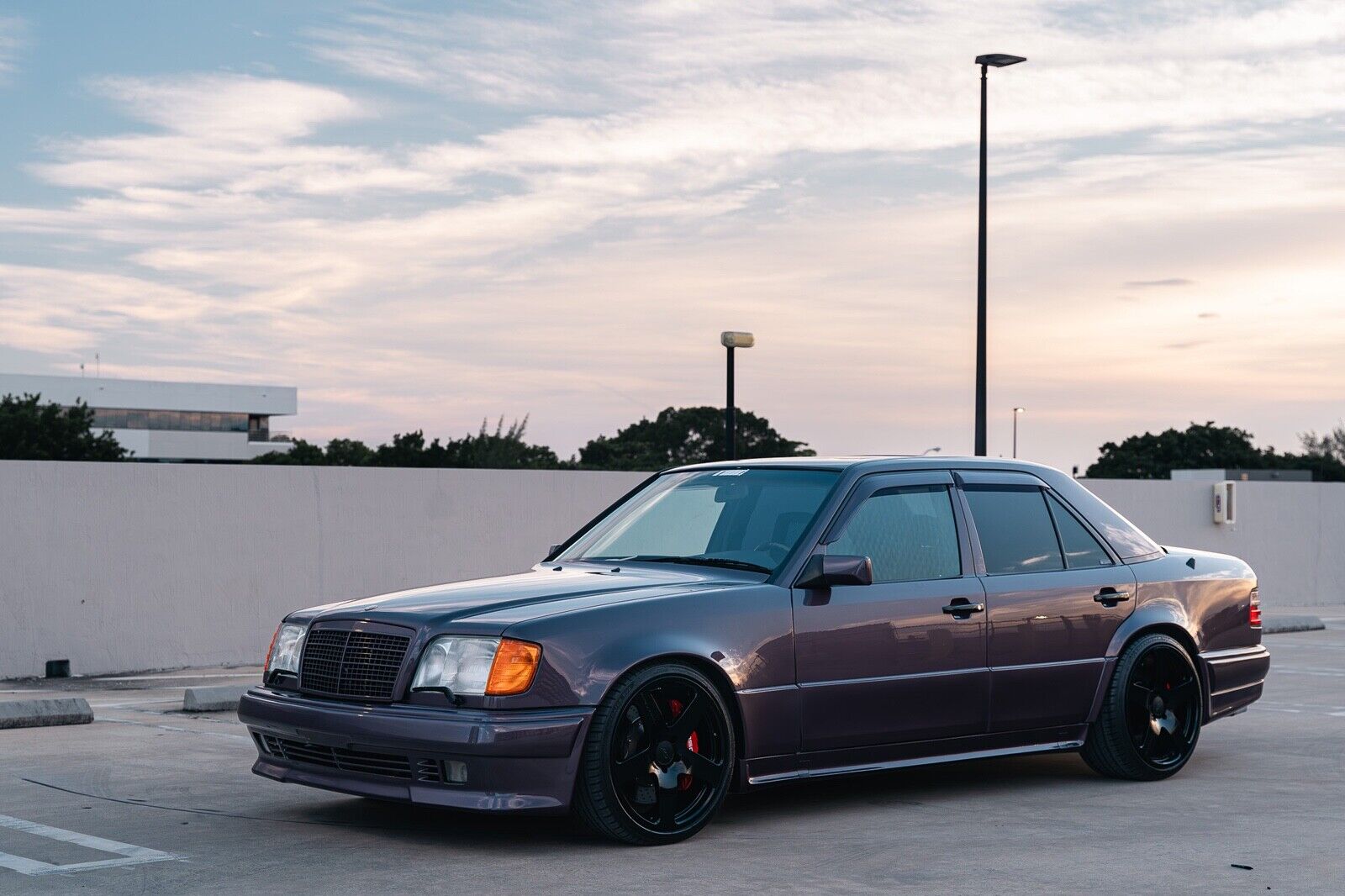 Mercedes-Benz-500E-1992-4D-8