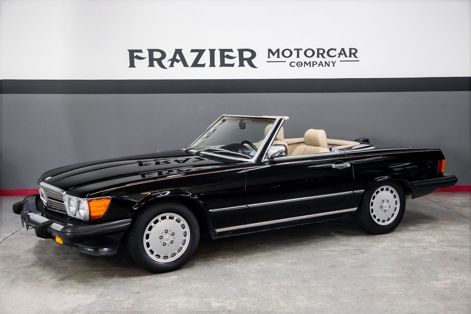 Mercedes-Benz-560-SL-1986