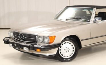 Mercedes-Benz-560-Series-Convertible-1987-Convertible-14